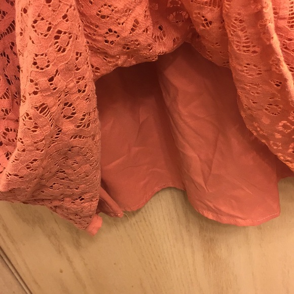Dress/ lace/peach color - Picture 3 of 3
